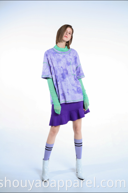 LOOSE-FITTING TIE-DYE T-SHIRT